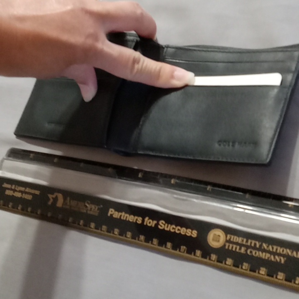 BLACK COLE HAAN Bi fold Mens Wallet Men Leather NEW Credit Card Money Holder - Picture 7 of 7